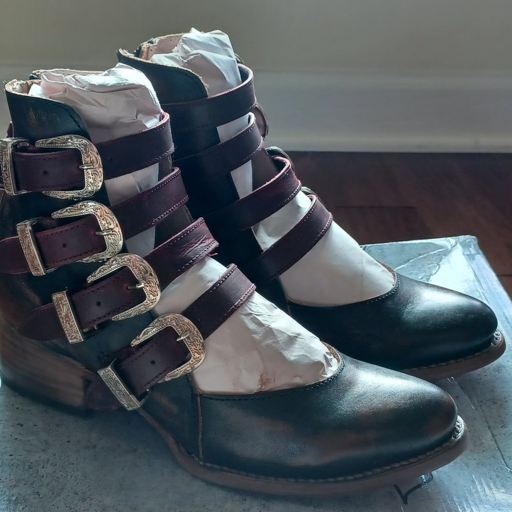 Freebird by Steven Scarlett Size 9**Like New Worn Once**